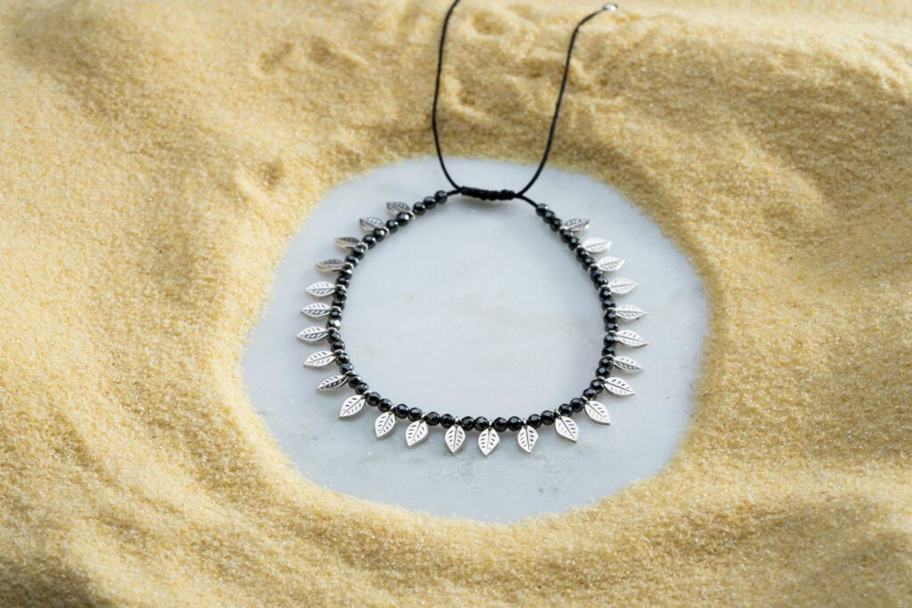 18 Small Feathers Anklet